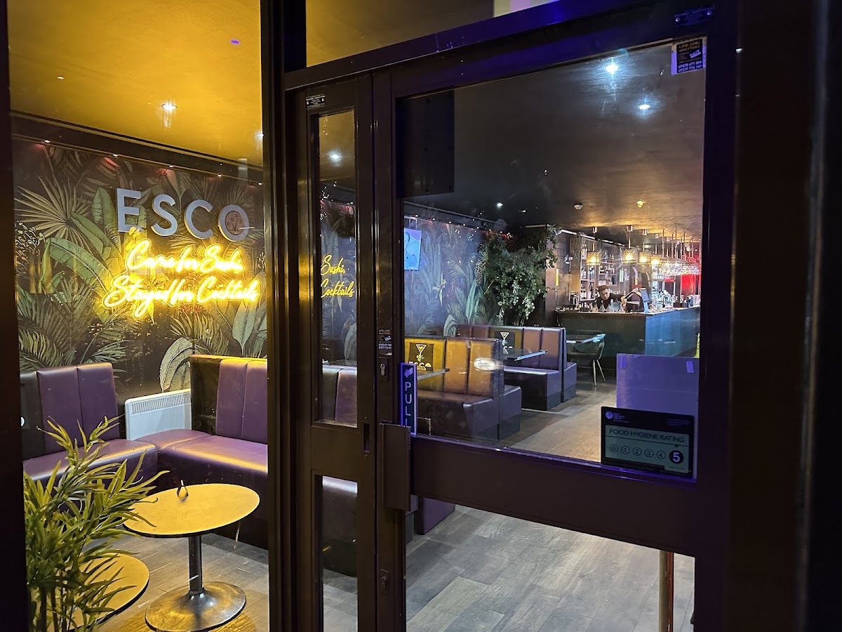 Esco - Sushi, Noodles & Cocktails